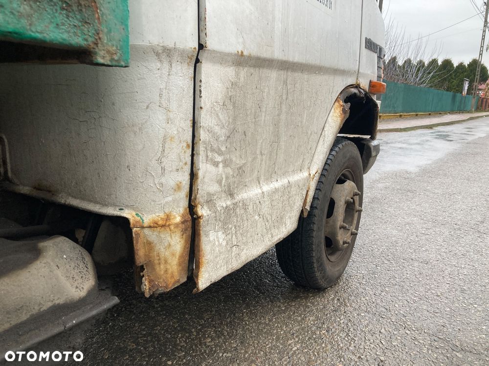 Mercedes-Benz 410 - 12