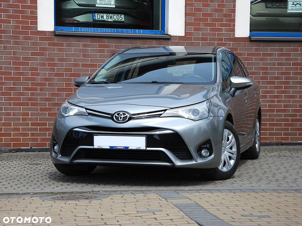 Toyota Avensis - 2