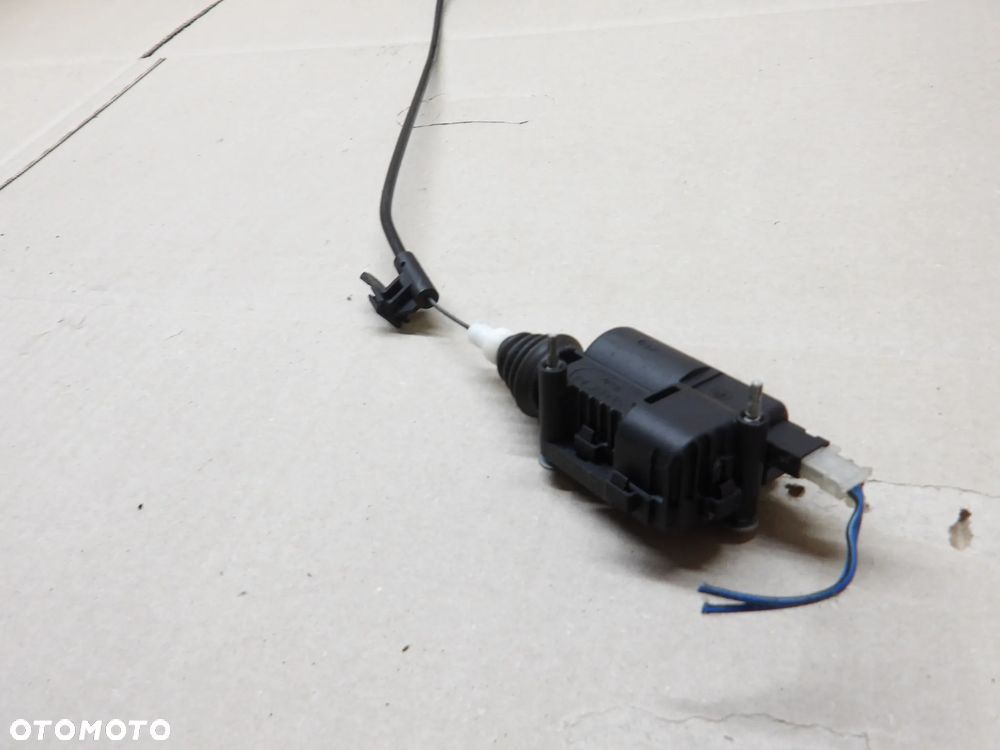 OPEL ASTRA III H HB 5D 1.9D HB 5D SILNICZEK KLAPKI WLEWU PALIWA 13208157 - 3