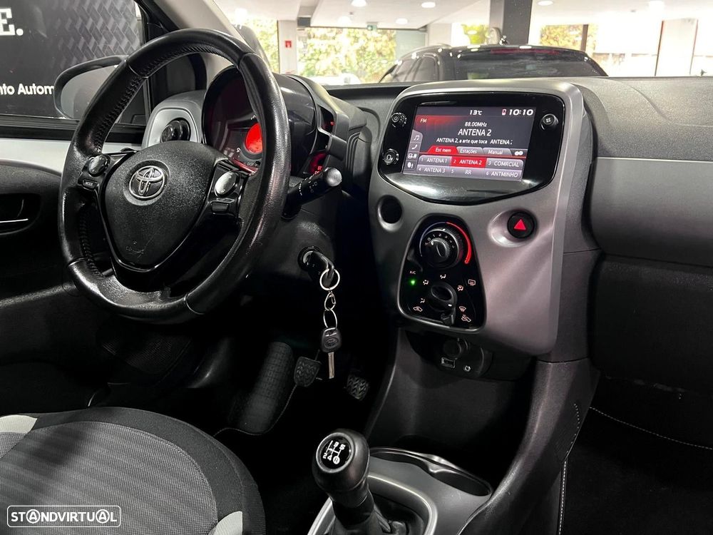 Toyota Aygo X Play - 9