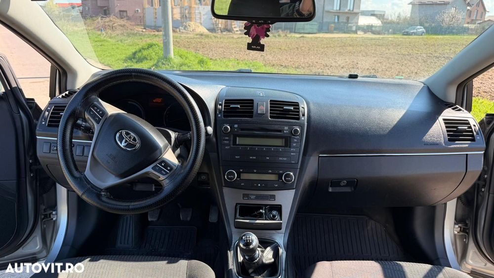 Toyota Avensis 2.0 D-4D Executive - 5