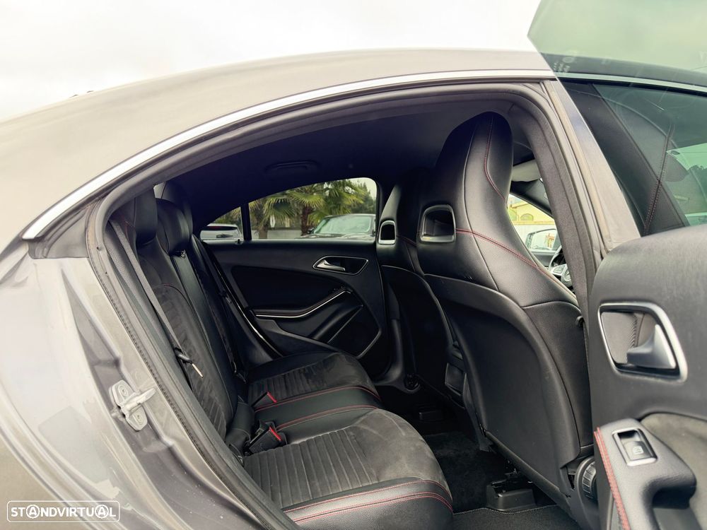 Mercedes-Benz CLA 200 d AMG Line - 29