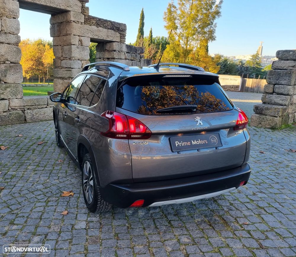 Peugeot 2008 1.2 PureTech Allure - 11