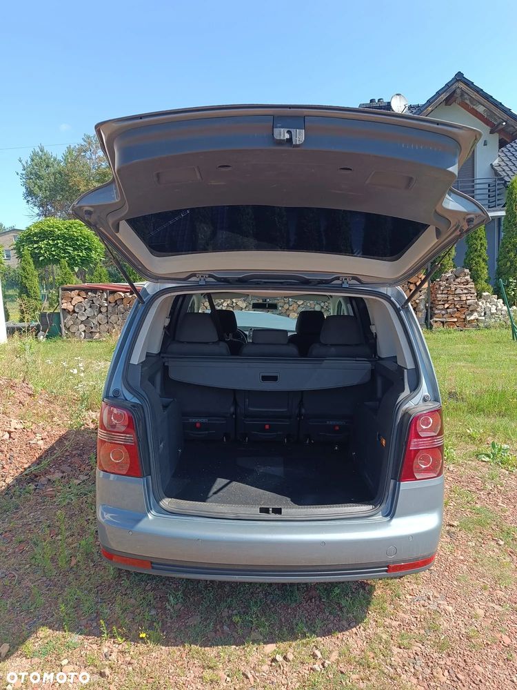 Volkswagen Touran 2.0 TDI DPF DSG Trendline - 10