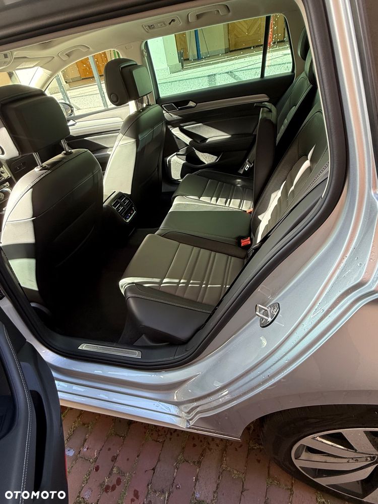 Volkswagen Passat - 9