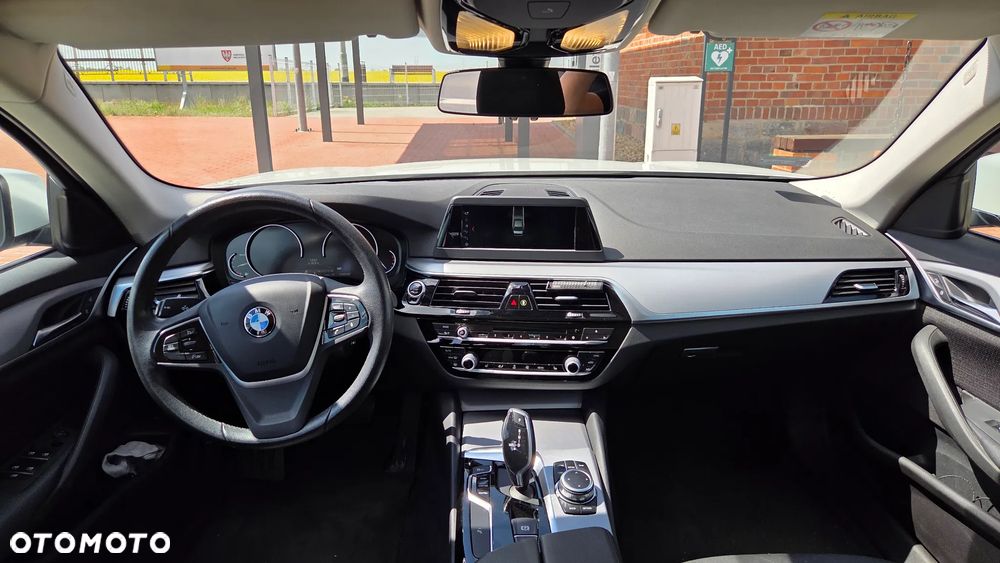 BMW Seria 5 518d - 7