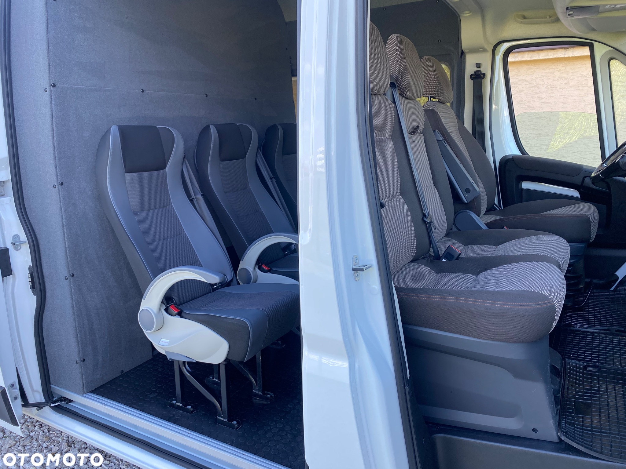 Peugeot BOXER L3H2 brygadowy 6-osobowy zakupiony w salonie w Rzeszowie bezwypadkowy - 17