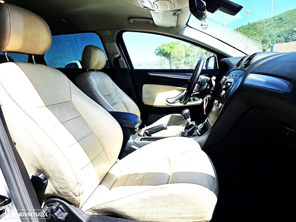 Ford Mondeo SW 2.0 TDCi Titanium - 13