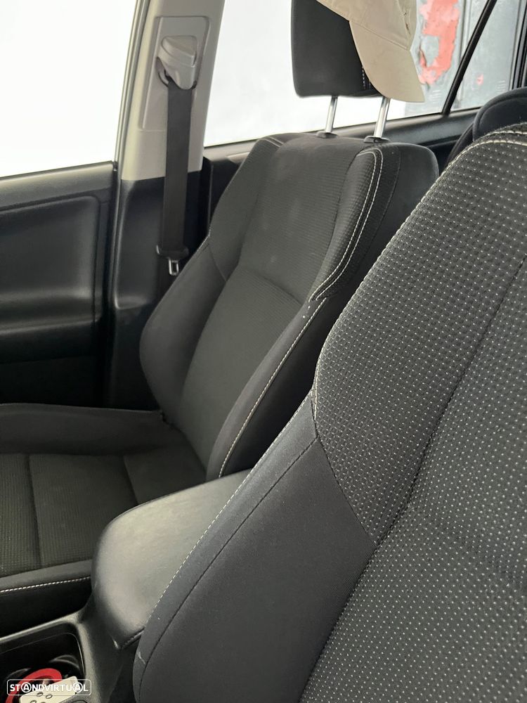 Toyota RAV4 2.0 D-4D Comfort - 8