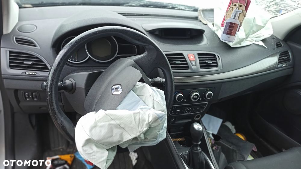 Renault Megane III 1.6 Benzyna 110KM 2009r - 11