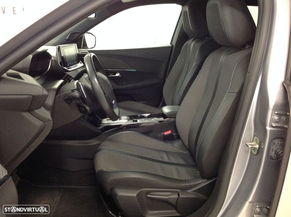 Peugeot 2008 1.2 PureTech Allure EAT8 - 13