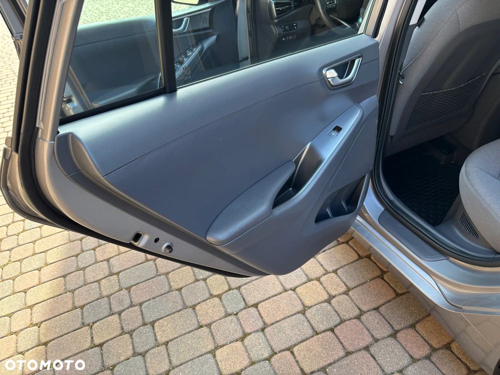 Hyundai IONIQ - 15