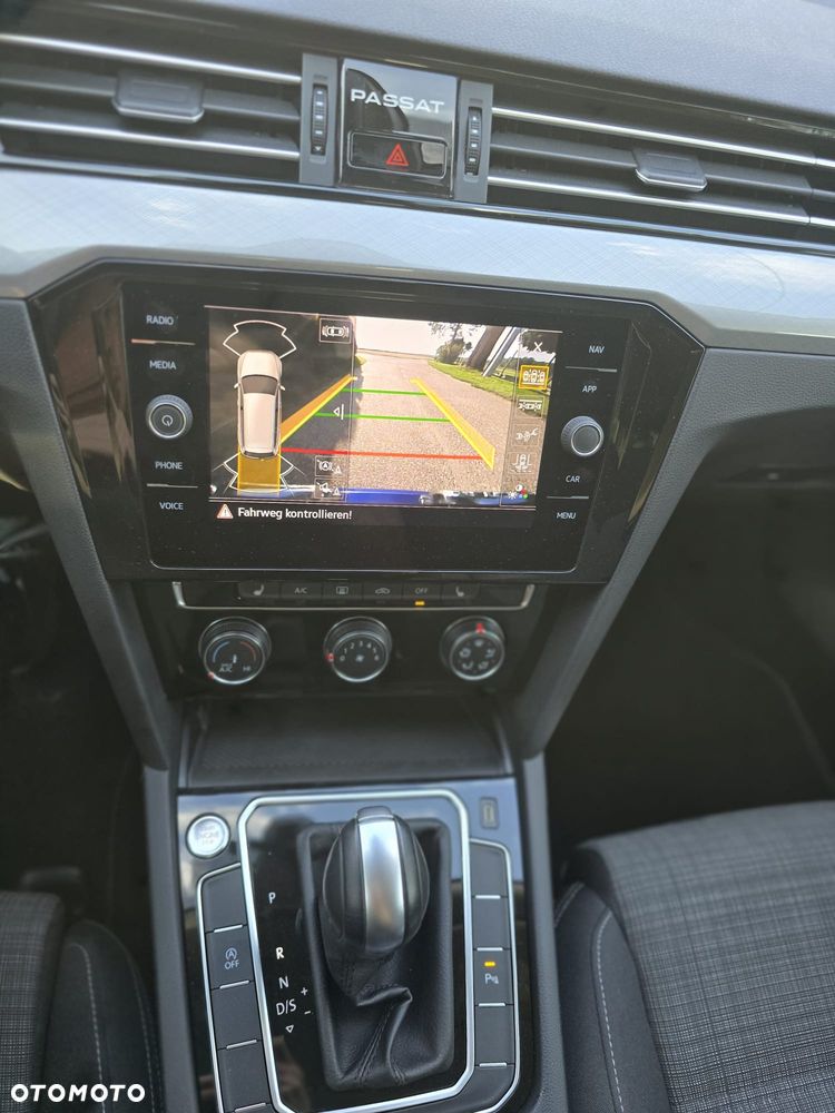Volkswagen Passat 2.0 TDI SCR DSG Elegance - 13
