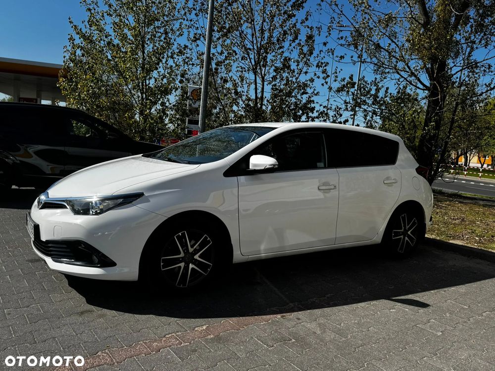 Toyota Auris 1.6 Premium - 4