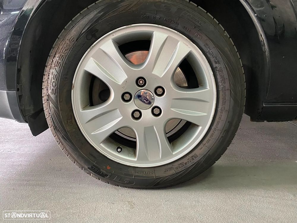 Ford Mondeo 2.0 TDdi Ghia - 20