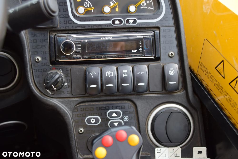 JCB 541-70 - 23