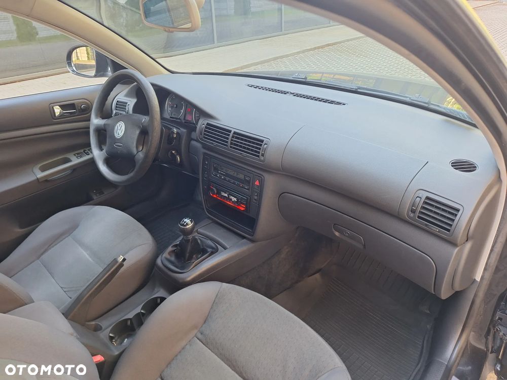 Volkswagen Passat 1.9 TDI Comfortline - 20