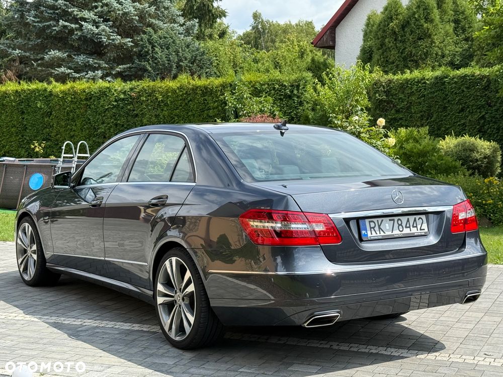 Mercedes-Benz Klasa E 220 CDI BlueEff Avantgarde - 12