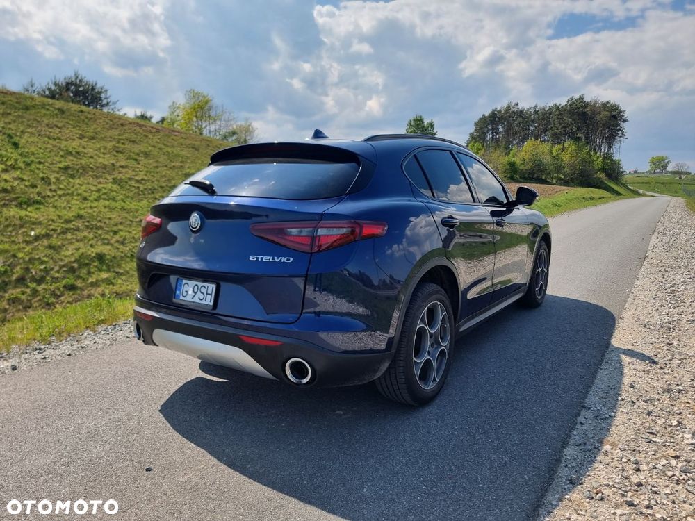 Alfa Romeo Stelvio 2.0 Turbo 16V AT8-Q4 Veloce Ti - 6
