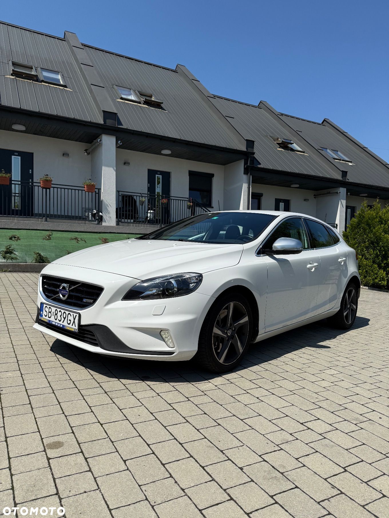 Volvo V40 D4 Geartronic R Design - 1