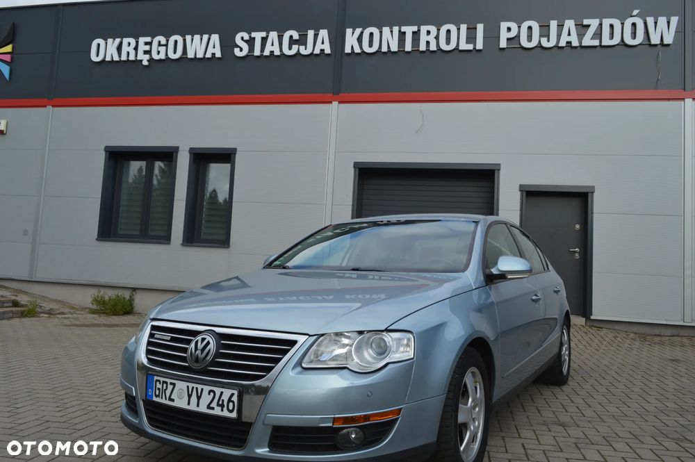 Volkswagen Passat 1.9 TDI Highline - 2