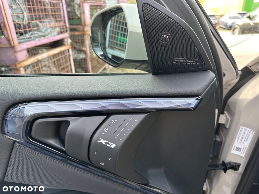 BMW X3 xDrive20d mHEV - 12