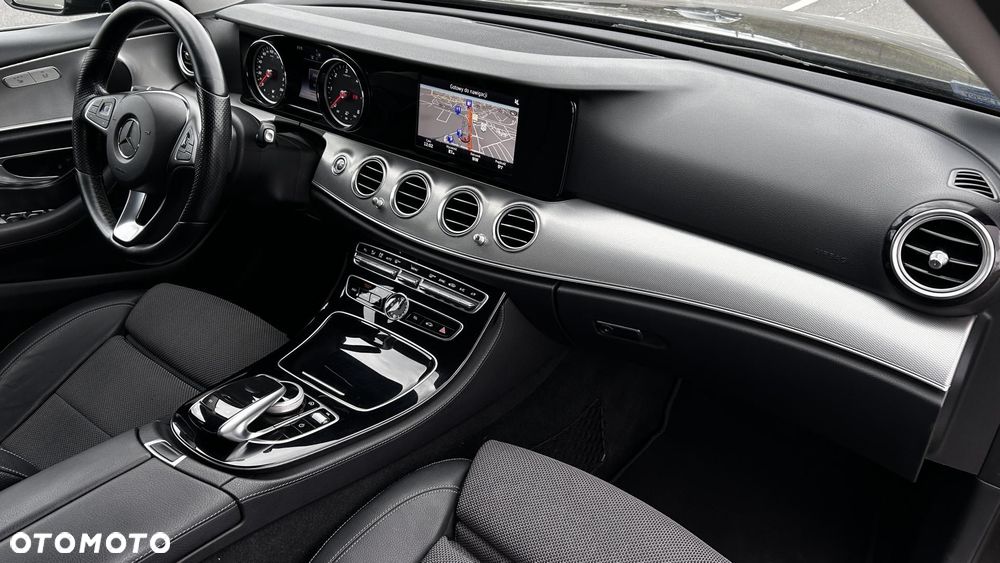 Mercedes-Benz Klasa E - 24