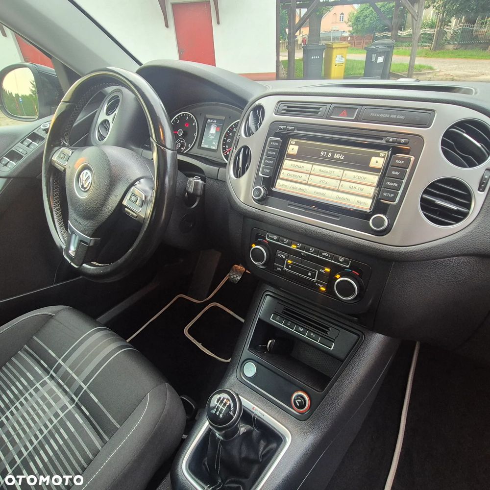 Volkswagen Tiguan 2.0 TDI DPF 4Motion BlueMotion Technology Lounge Sport & Style - 28