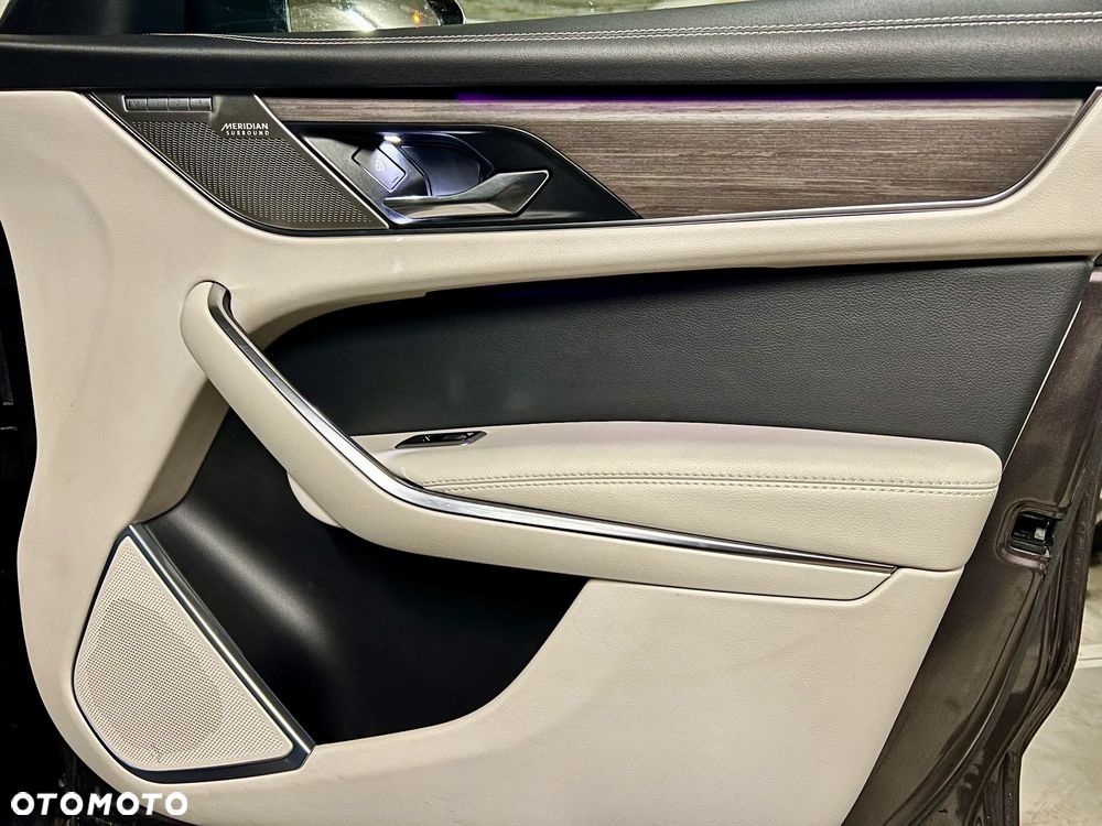 Jaguar F-Pace P400 AWD R-Dynamic S - 30