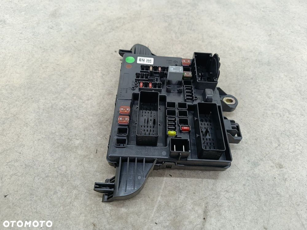 SKRZYNKA BEZPIECZNIKÓW OPEL INSIGNIA A 1327731801 125442-22609 2.0 CDTI - 4