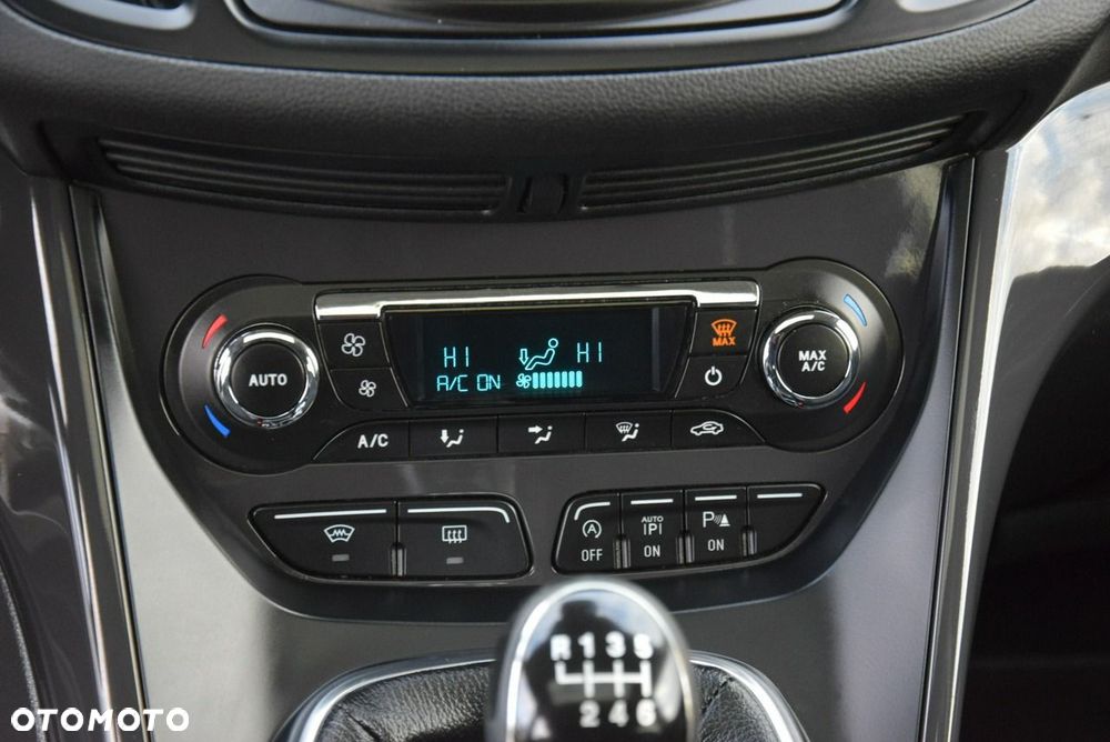 Ford Kuga 2.0 TDCi 2x4 Titanium - 27