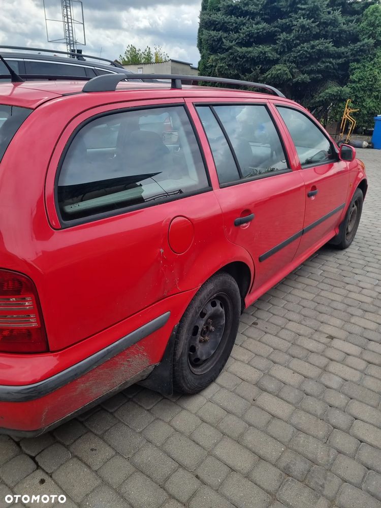 Skoda octavia 1 lift kombi 4x4 2.0 8v 115KM AZH skrzynia ERW / KS lakier 8180 na części - 8