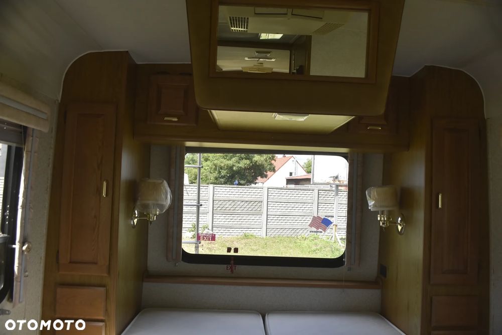 Chevrolet WINNEBAGO - 14