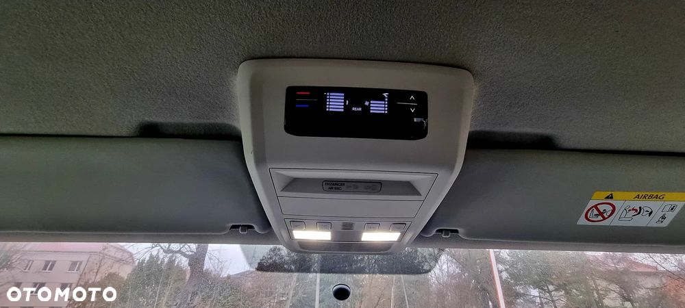 Volkswagen Transporter L1H1 Plus Trendline DSG - 24