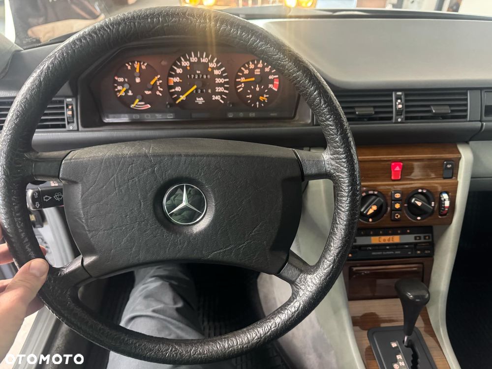 Mercedes-Benz W124 (1984-1993) - 33