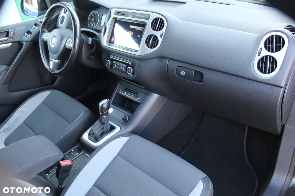 Volkswagen Tiguan 2.0 TDI DPF 4Motion BlueMotion Technology DSG Sport & Style - 14
