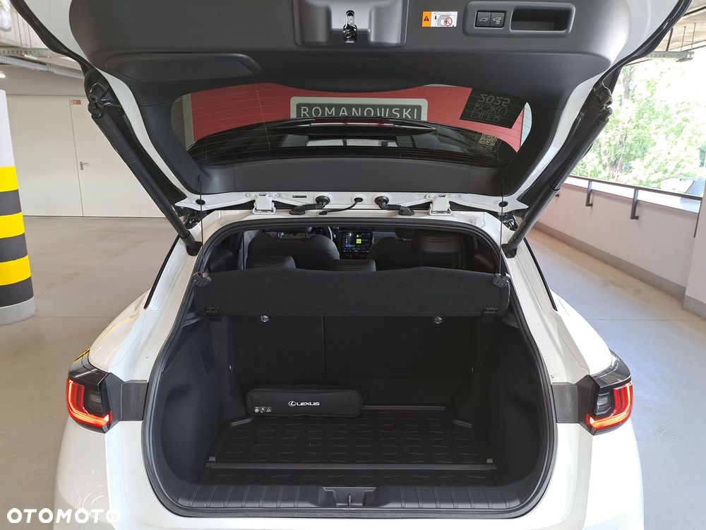 Lexus LBX 1.5 Hybrid Cool - 14