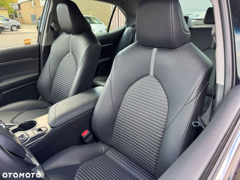 Toyota Camry 2.5 Hybrid Prestige CVT - 9