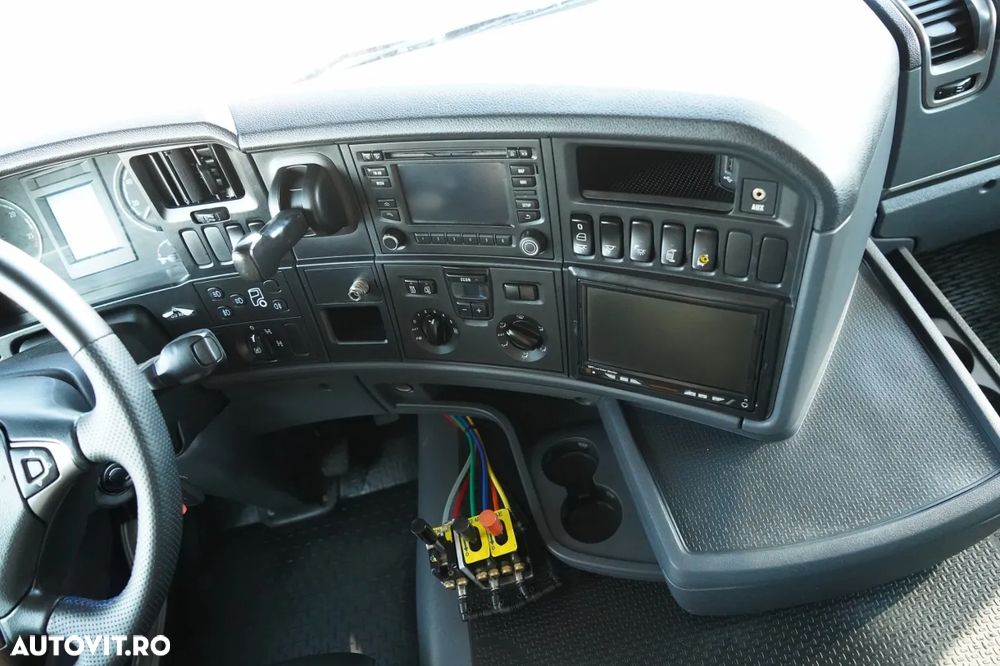 MAN G 490 / 8x4 / BASCULATOR SPATE / CLAPETĂ HIDRAULICĂ / CORTINĂ AUTOMATĂ / MANUALĂ / EURO 6 - 32