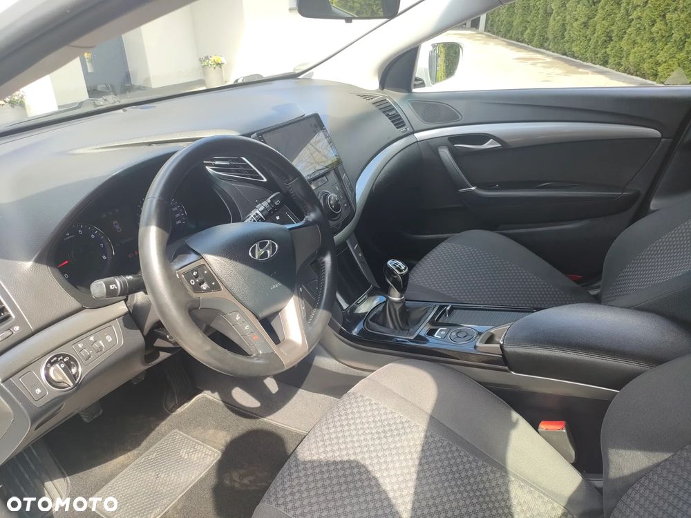 Hyundai i40 Kombi blue 1.6 Classic - 9