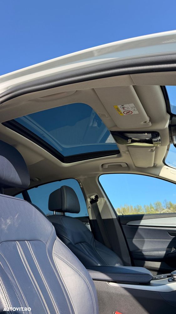 BMW Seria 5 520d AT - 10