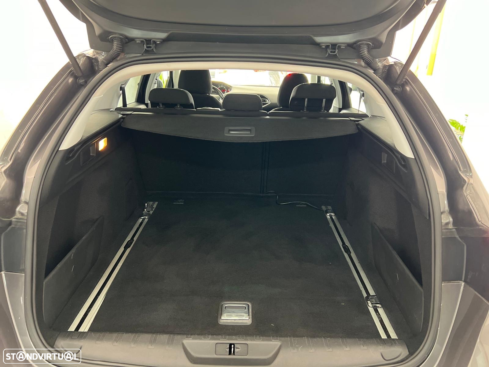 Peugeot 308 SW 1.5 BlueHDi Active - 21