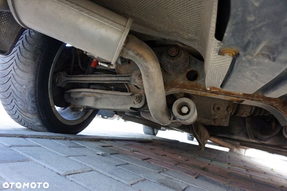 TYLNA OŚ BELKA ZAWIESZENIA 1 E81 LIFT 3D HB  BMW 2007-2011 - 2