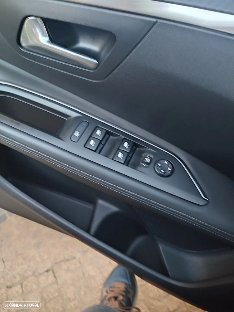 Peugeot 3008 HDi 115 Allure - 7