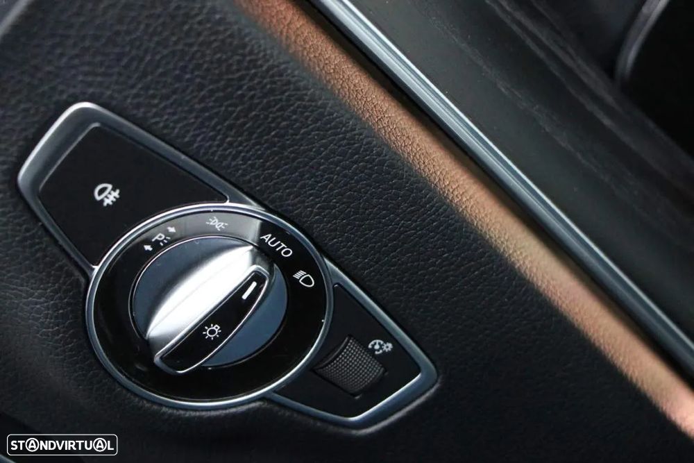 Mercedes-Benz E 220 d Coupe 9G-TRONIC AMG Line - 16