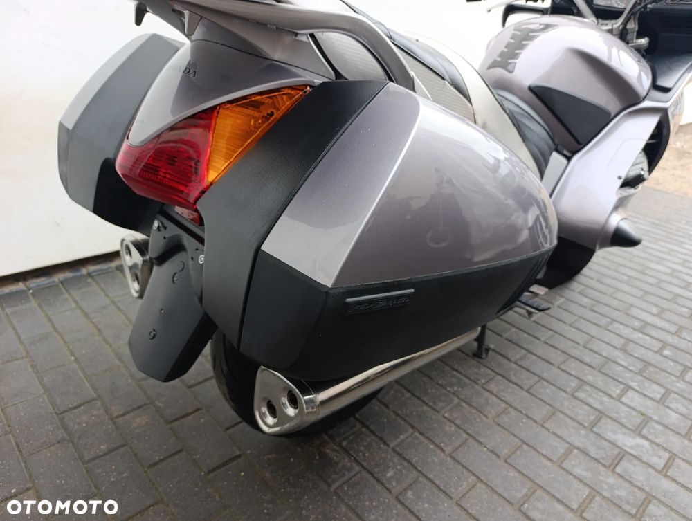 Honda ST - 24