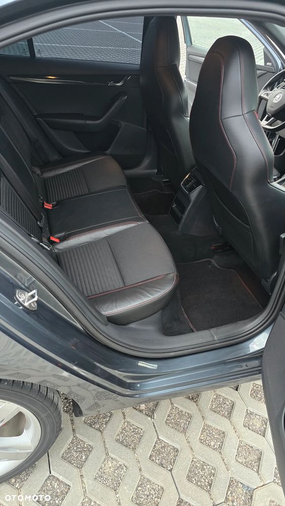 Skoda Octavia 2.0 TSI RS - 17