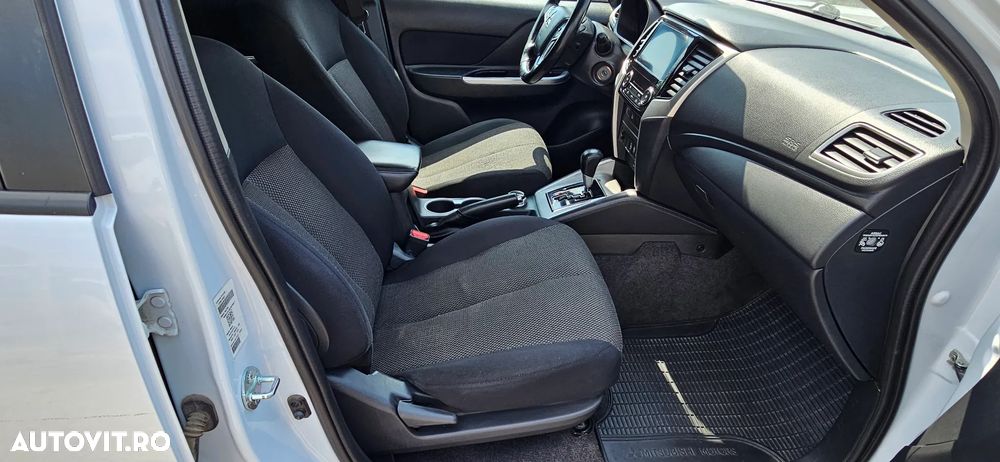 Mitsubishi L200 Double Cab 2.2 DI-D A/T Intense - 8