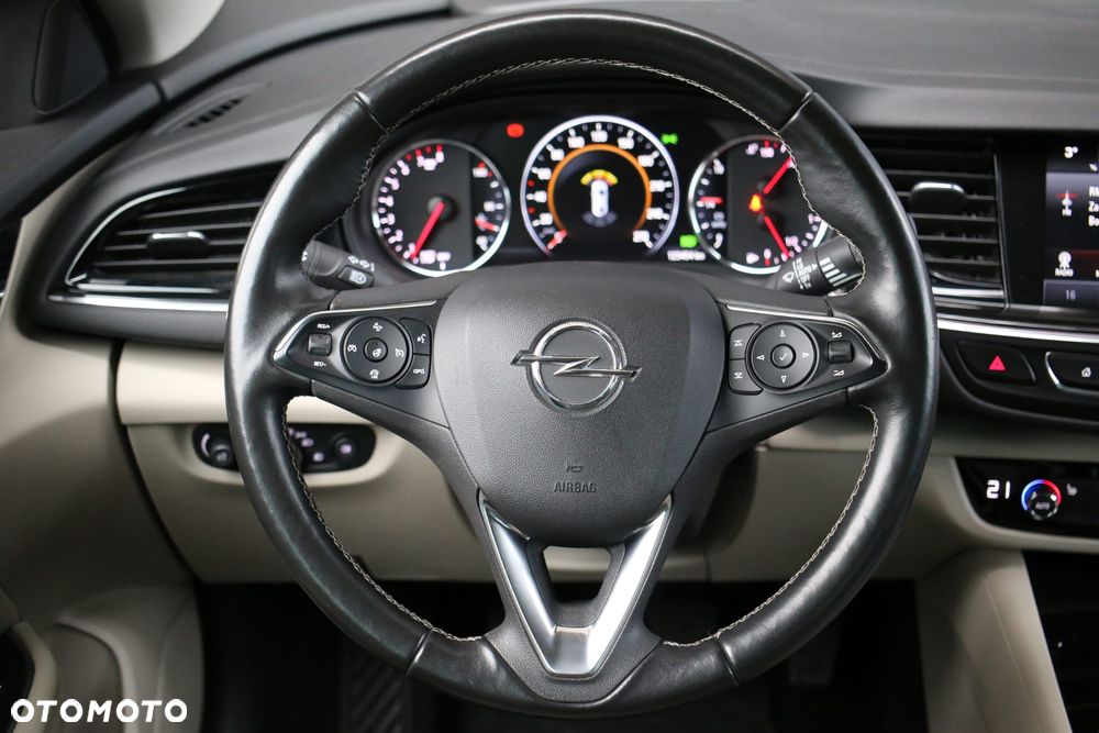 Opel Insignia 1.5 T Innovation S&S - 10