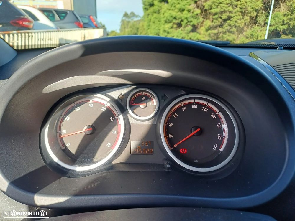 Opel Corsa 1.2 Cosmo - 15